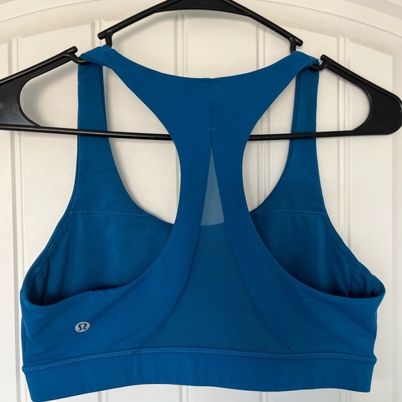 Size 8 - Lululemon Invigorate Bra - Picture 4 of 8